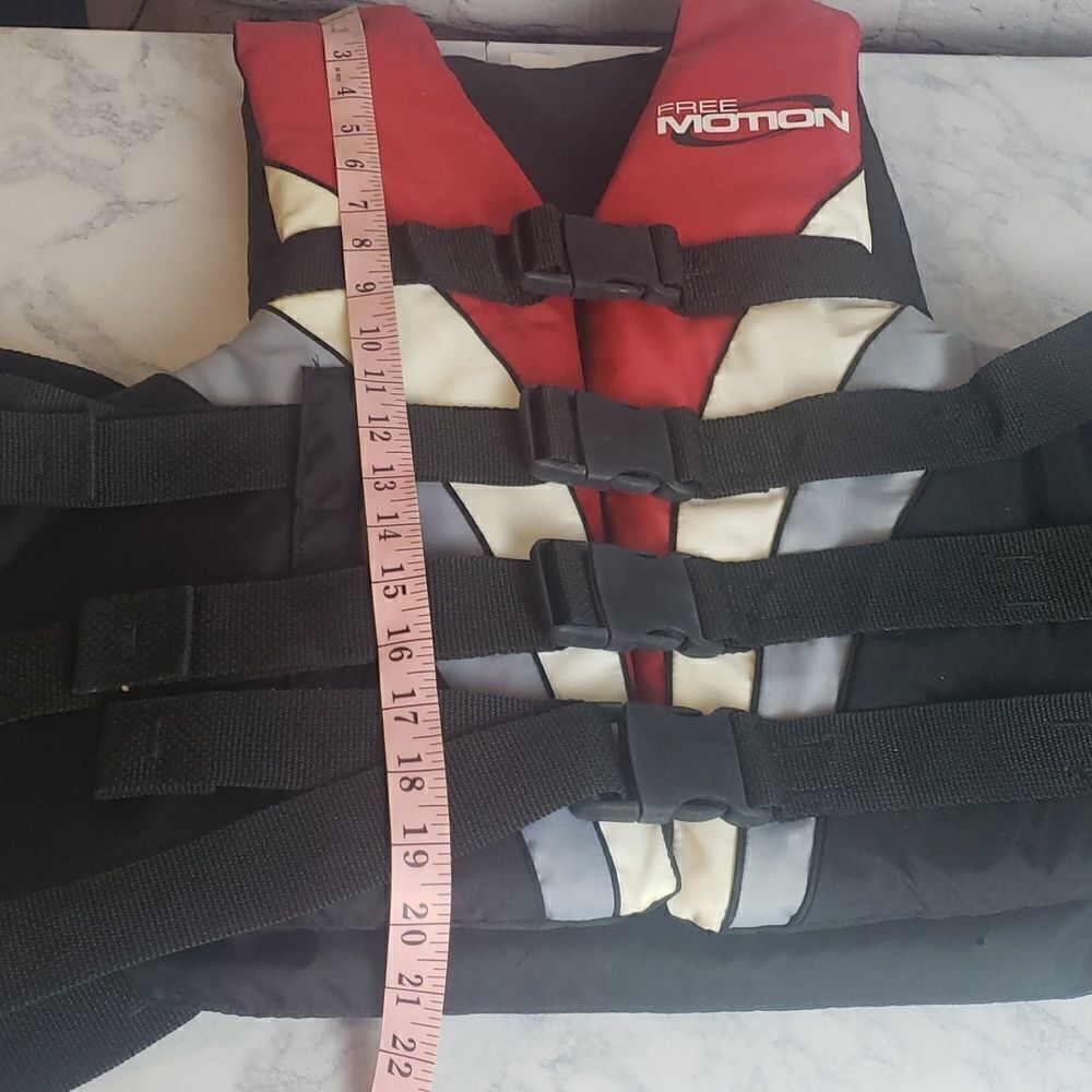 Free Motion Life Jacket - Picture 5 of 8